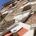 Les Bruyeres Bed and Breakfast 3*