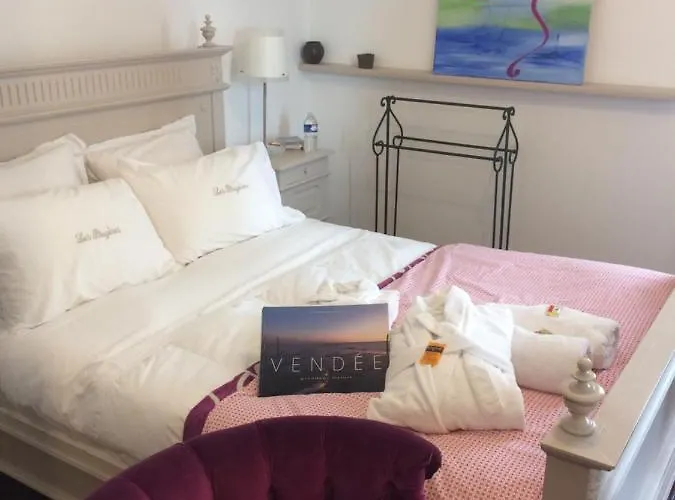 Les Bruyères Couette-café